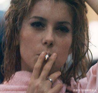 抽烟的外国明星,揭秘抽烟的外国明星风采