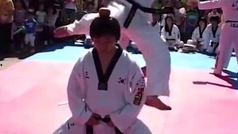 韩国跆拳道搞笑视频,韩国选手的“花式”对决