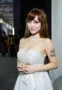 校花巨乳丝袜图片大全,校花巨乳丝袜，性感诱惑大揭秘